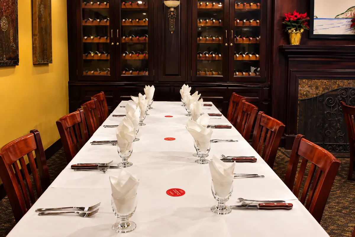 How to Choose a Group Dinner Steakhouse in Greensboro, NC for Your Next Gathering
